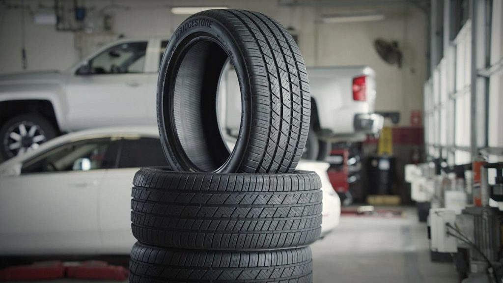 who makes les schwab tires