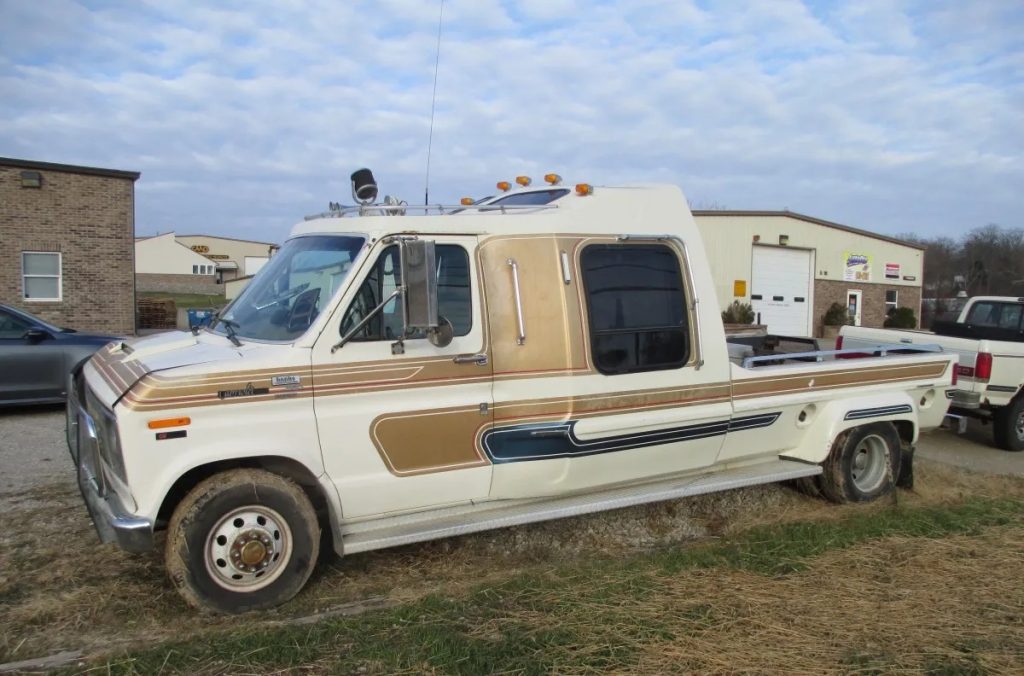 How Much Can Ford E-350 Pull